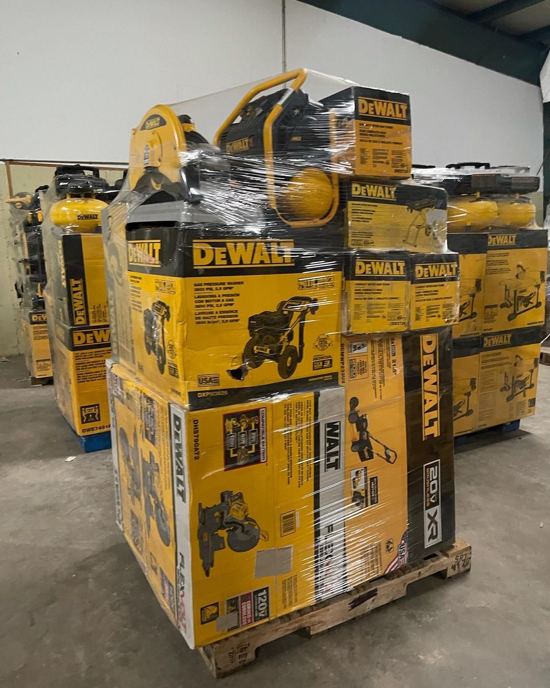 Dewalt tool pallets - Image 9